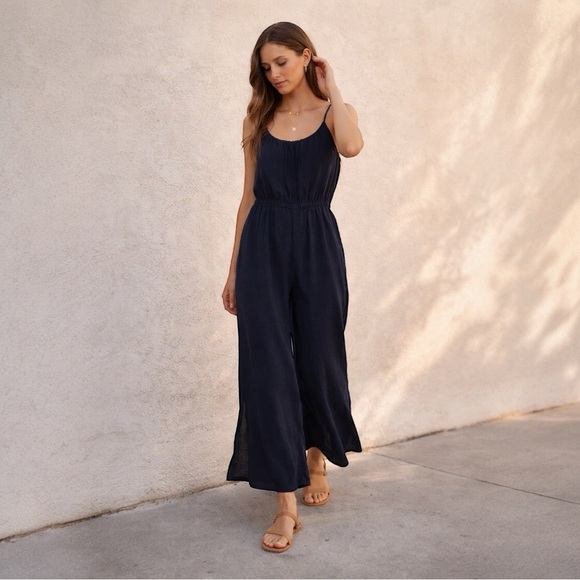 Haute Hippie Pants - Haute Hippie summer staple, NET. Linen blend jumpsuit w pockets. Lg.
